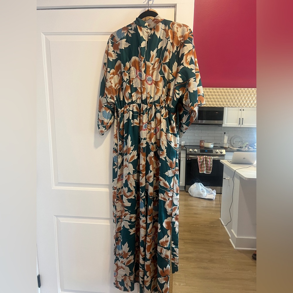 Lulu's Floral Jumpsuit - Women's Medium with Plunging Neckline & Waist Tie - Picture 6 of 7